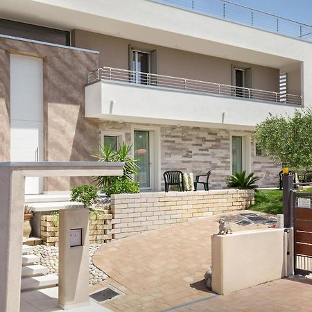 Villa Aurora-Holiday Home Apt 2 บาร์โดลิโน ภายนอก รูปภาพ