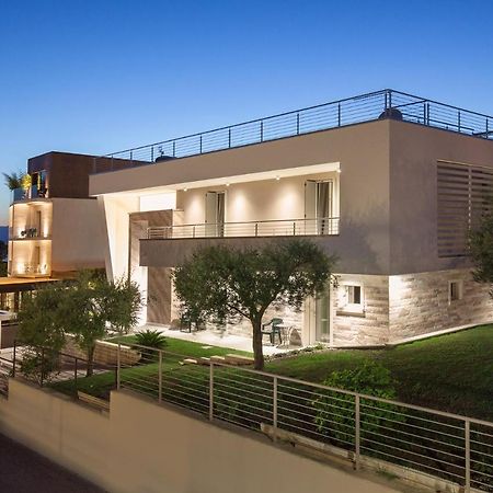 Villa Aurora-Holiday Home Apt 2 บาร์โดลิโน ภายนอก รูปภาพ