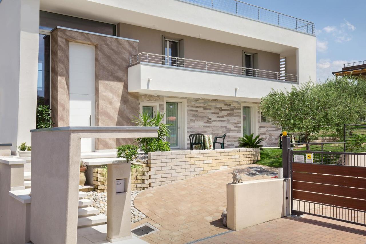 Villa Aurora-Holiday Home Apt 2 บาร์โดลิโน ภายนอก รูปภาพ