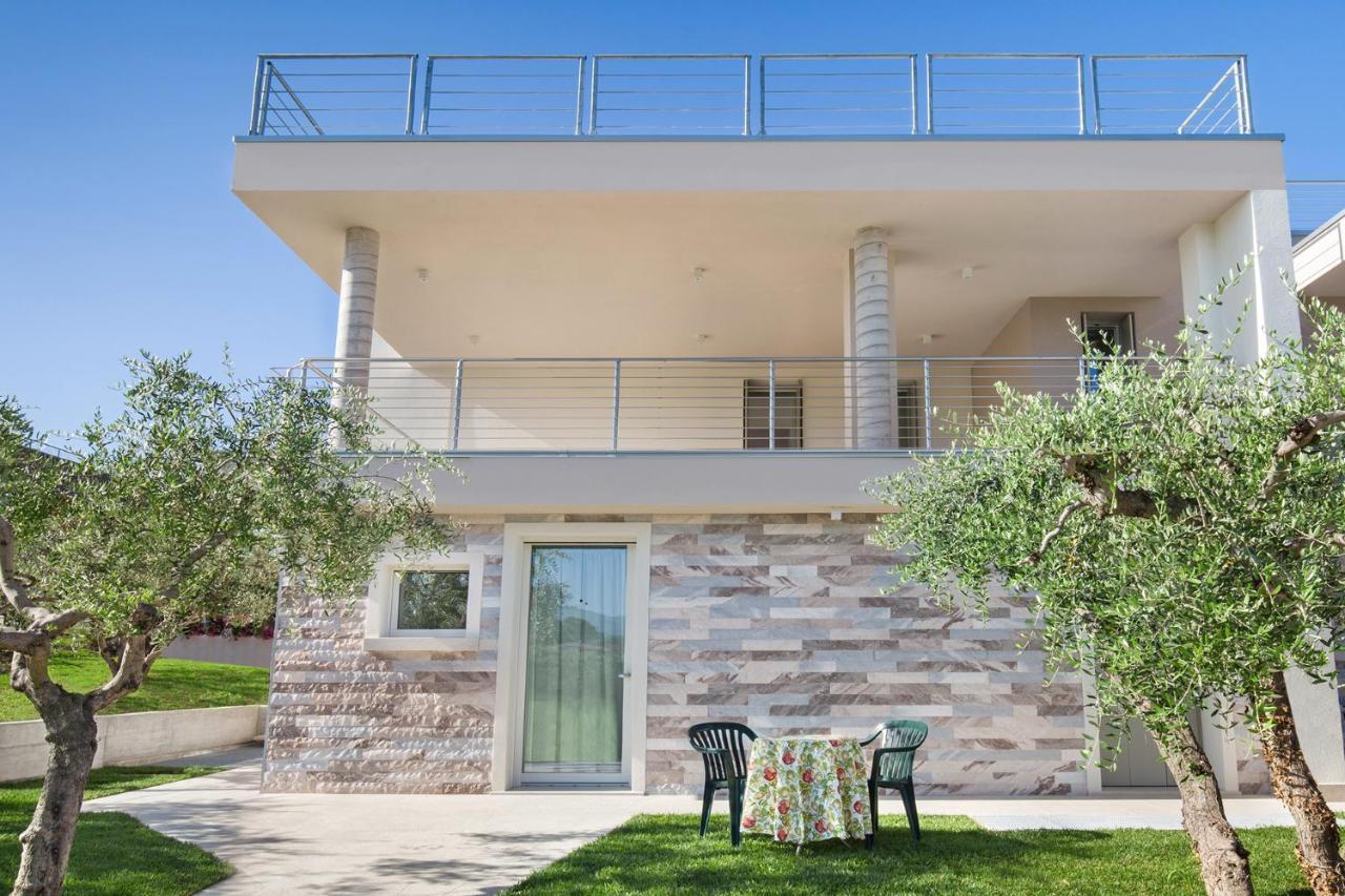 Villa Aurora-Holiday Home Apt 2 บาร์โดลิโน ภายนอก รูปภาพ